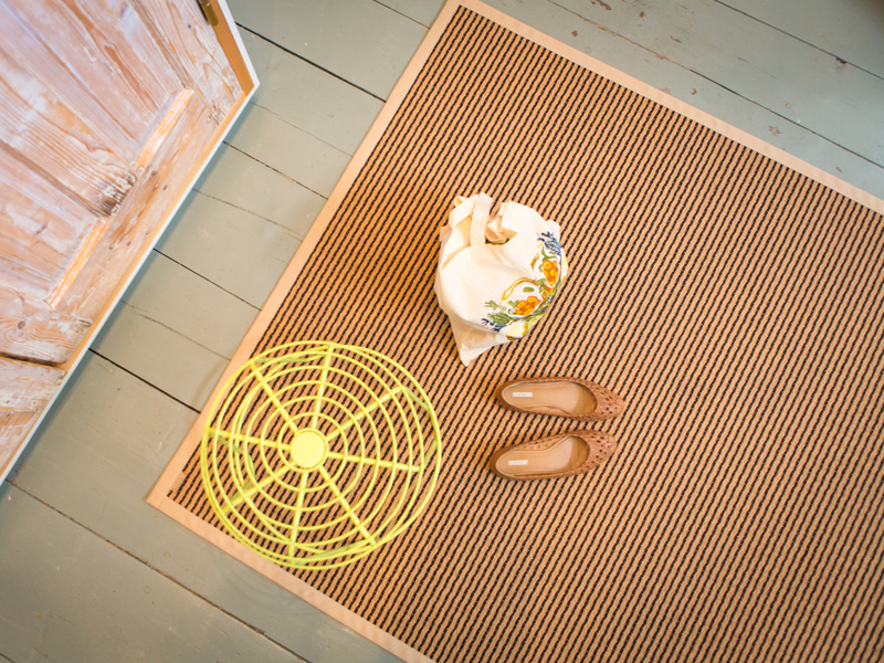 VM Carpets Ruska Musta Beige - Carpet - News