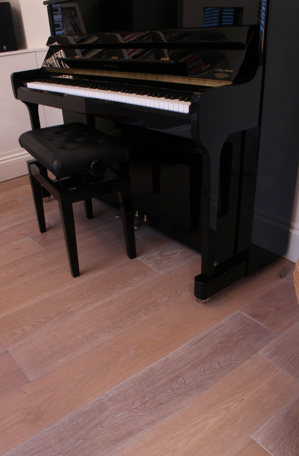 White-Oiled-Oak-Rustic-Flooring-13