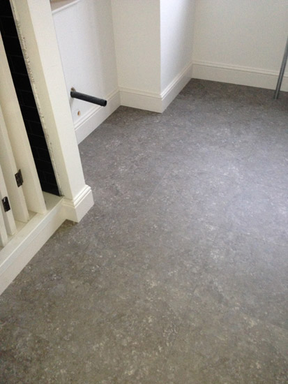 bedroom and bathroom smooth floor 03