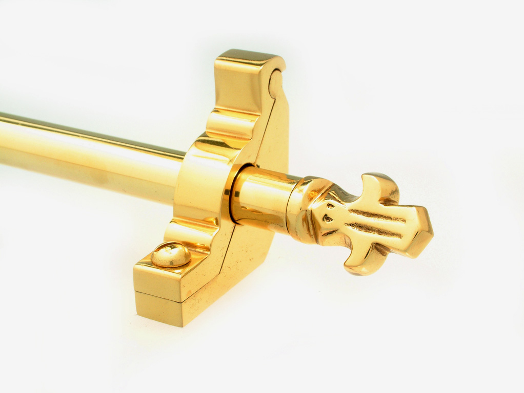 bordeaux_plain_brass