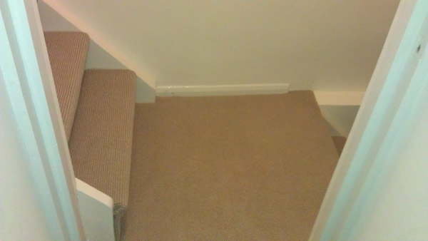 gray carpet on stairs 02