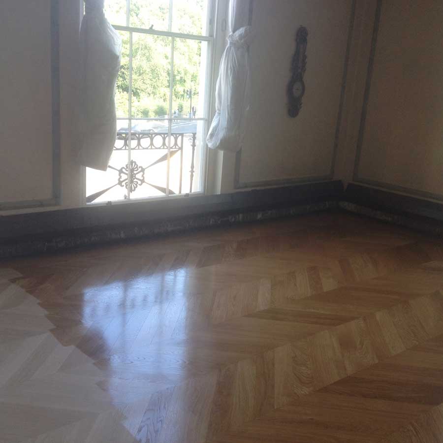 portfolio sanding and sealing dark herringbone wood 02