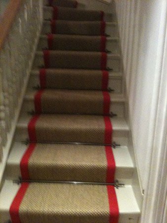 red border carpet stairs 03